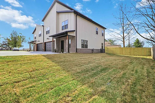 3406 SE K St Photo 1