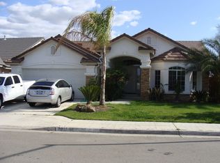 2911 E Pryor Dr, Fresno, CA