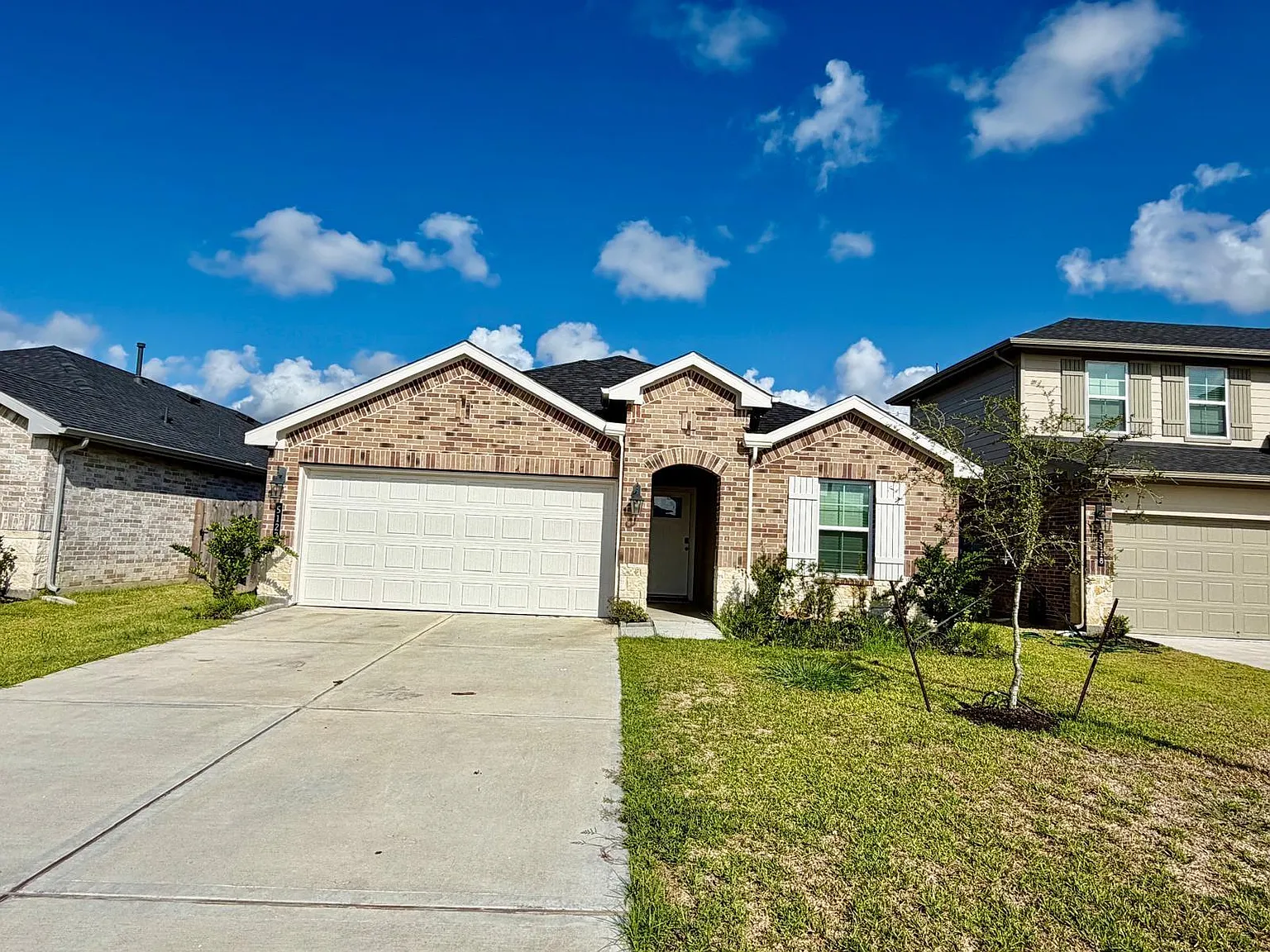 4 bed, 2.5 bath, 1884 sqft, $2,350 — Photo 3