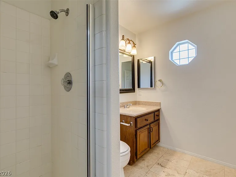 8224 Tivoli Cove Dr — Photo 32