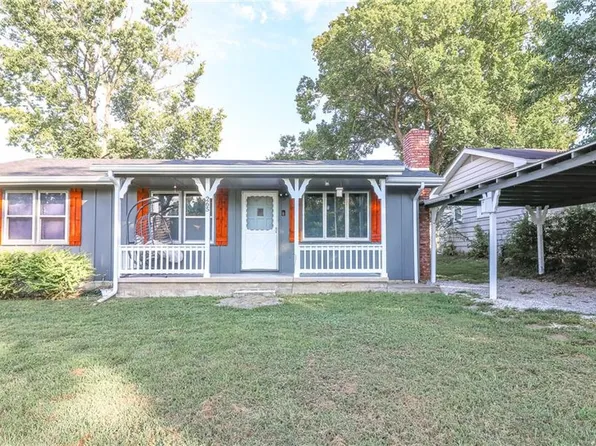 265 4th St, Osceola, MO 64776