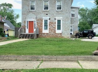 820 E Jefferson St, Bloomington, IL