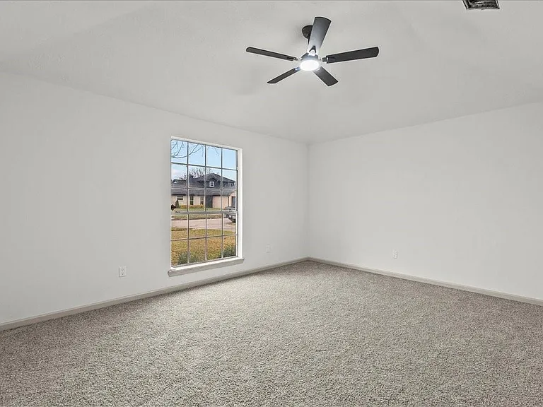 10912 Dogwood Dr — Photo 13