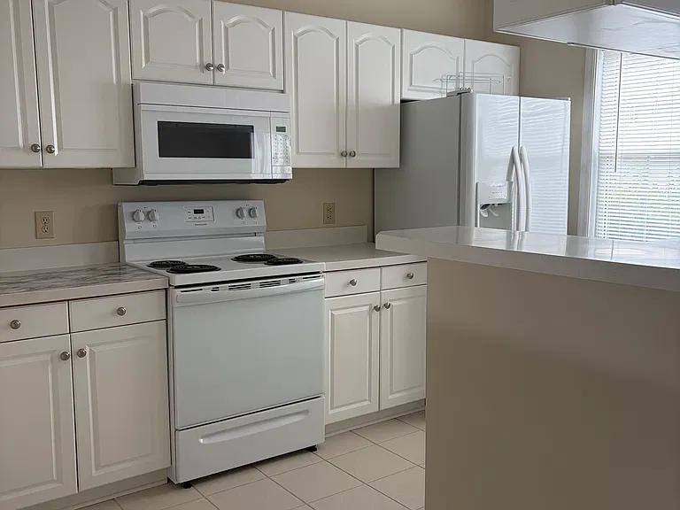 200 Willow Green Dr #B — Photo 5