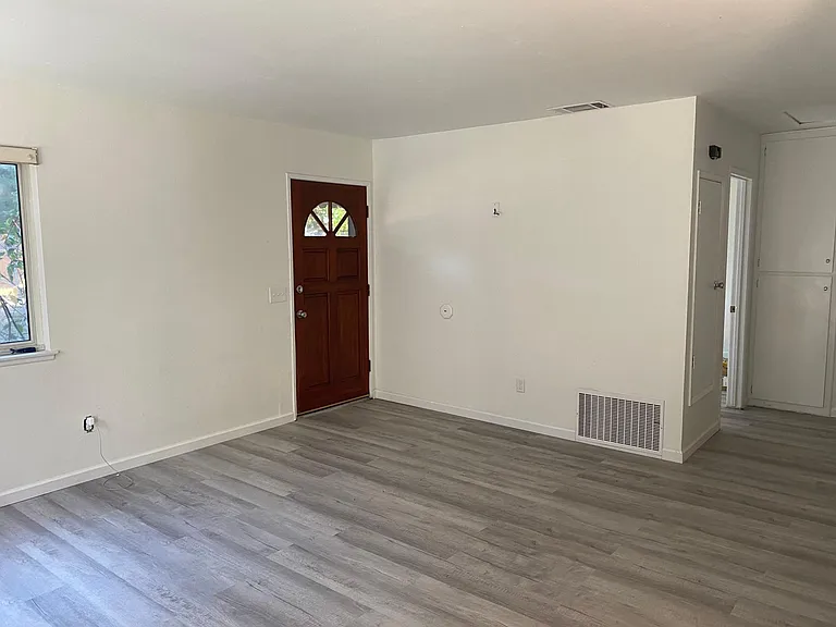 1235 Page Cir — Photo 5