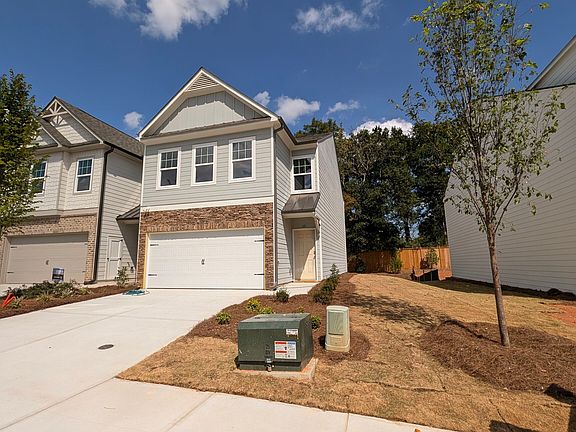 3rd image of 521 Hayes Ln