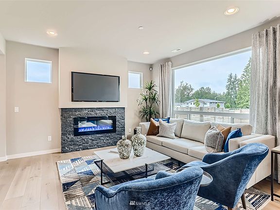 5th image of 13607 NE 97th Street #17