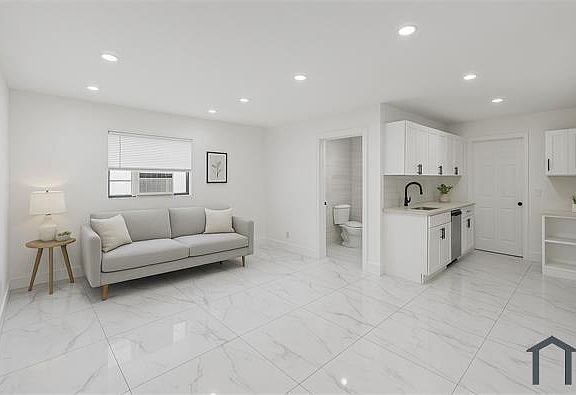 3rd image of 5740 Mayo St #4