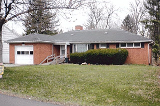 1st image of 490 Broadview Ave