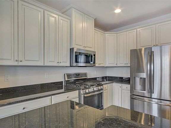 3rd image of 1645 Frank Ct
