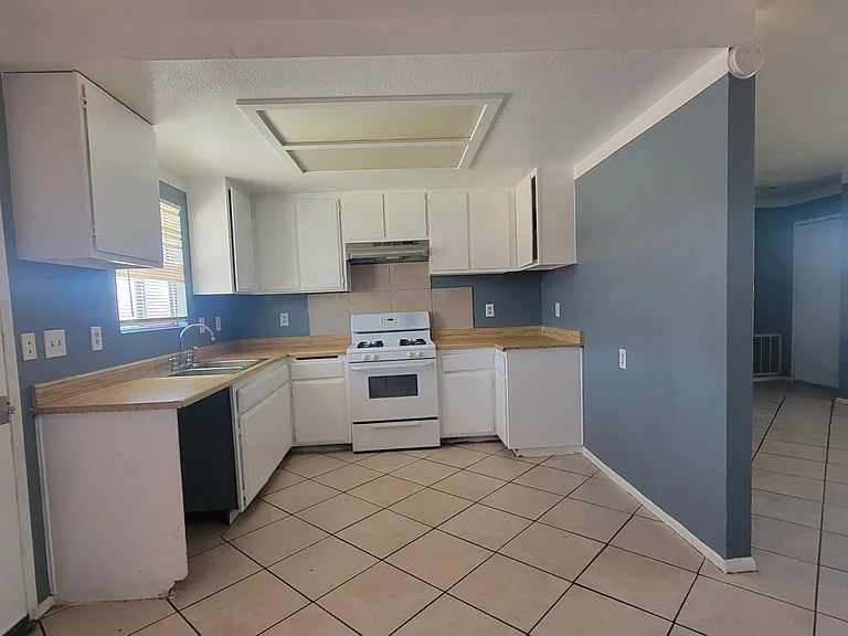 13521 Navajo Rd #6 — Photo 12