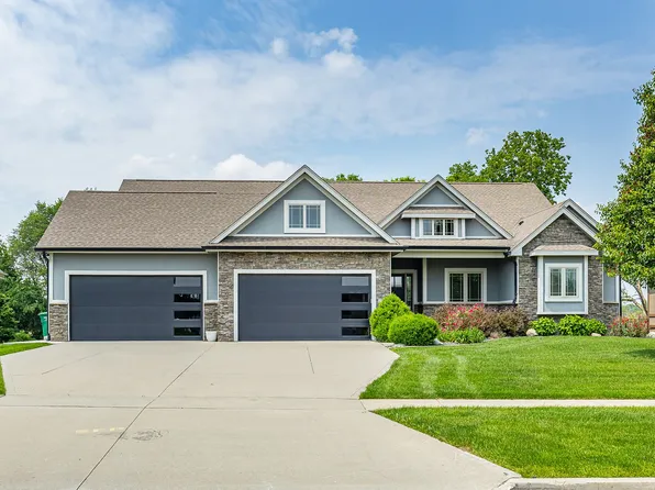 2327 Hearthstone Cir SW, Altoona, IA 50009