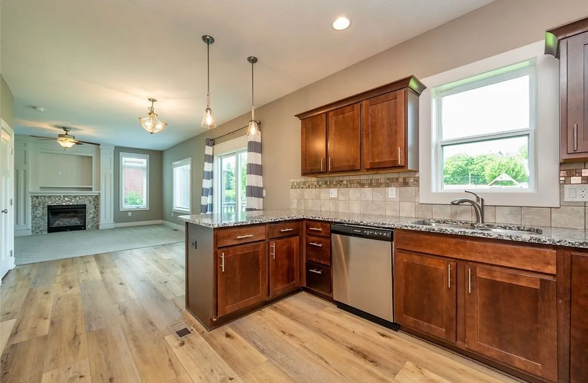 4 bed, 2603 sqft, $3,000 — Photo 4