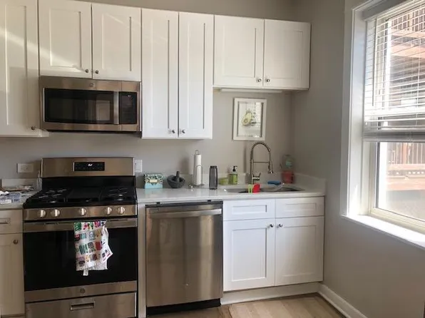 2840 N Albany Ave APT 1E, Chicago, IL 60618