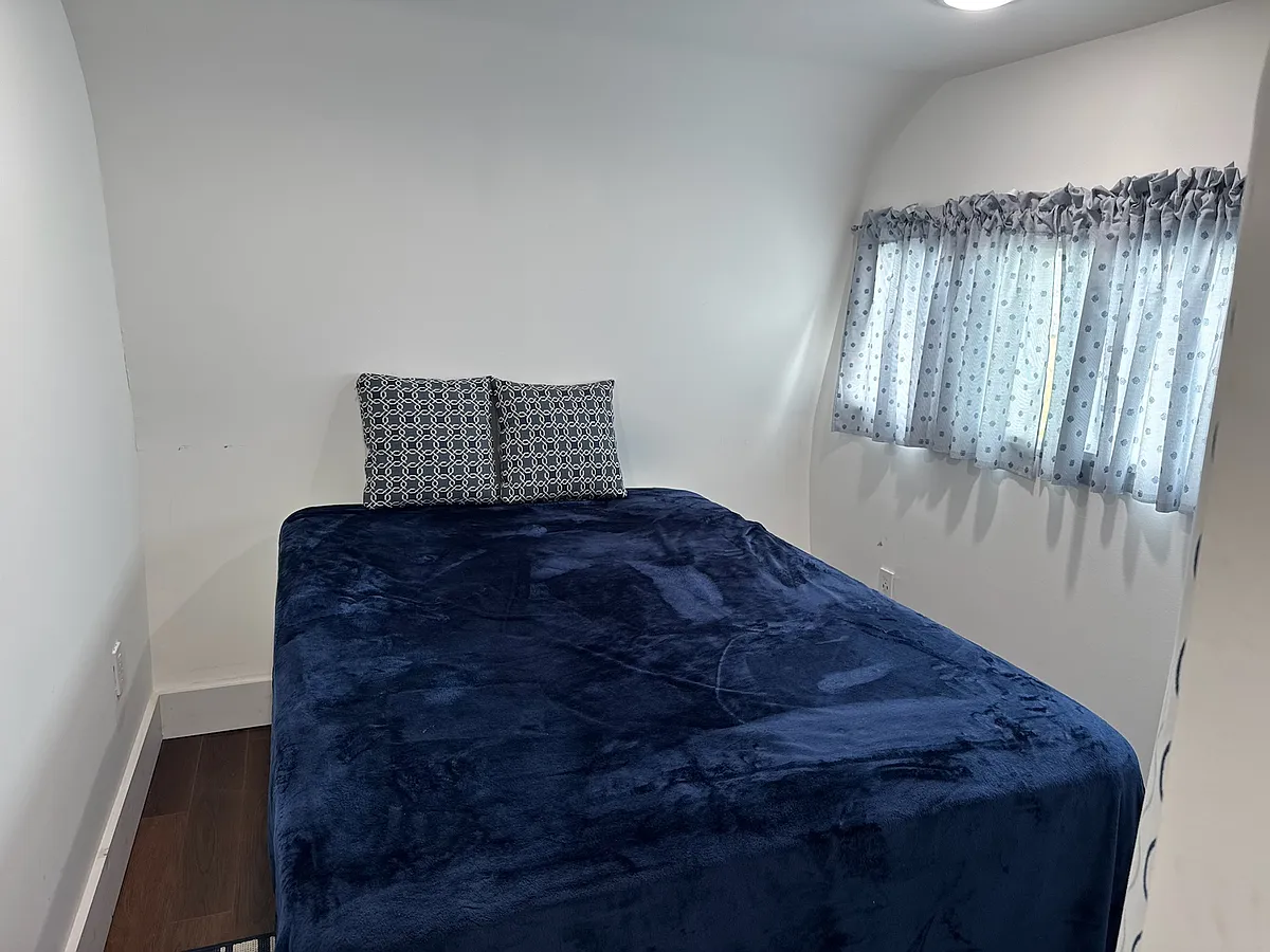 bedroom - 1339 Old Lakeport Rd #27B