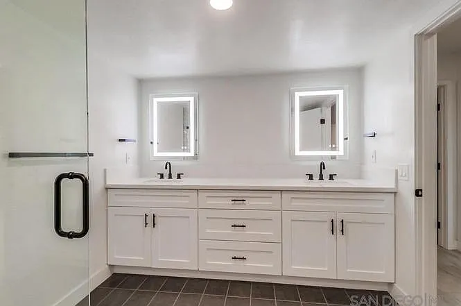 4612 Janet Pl — Photo 8
