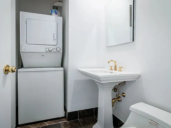 220 Riverside Boulevard image 6 of 12