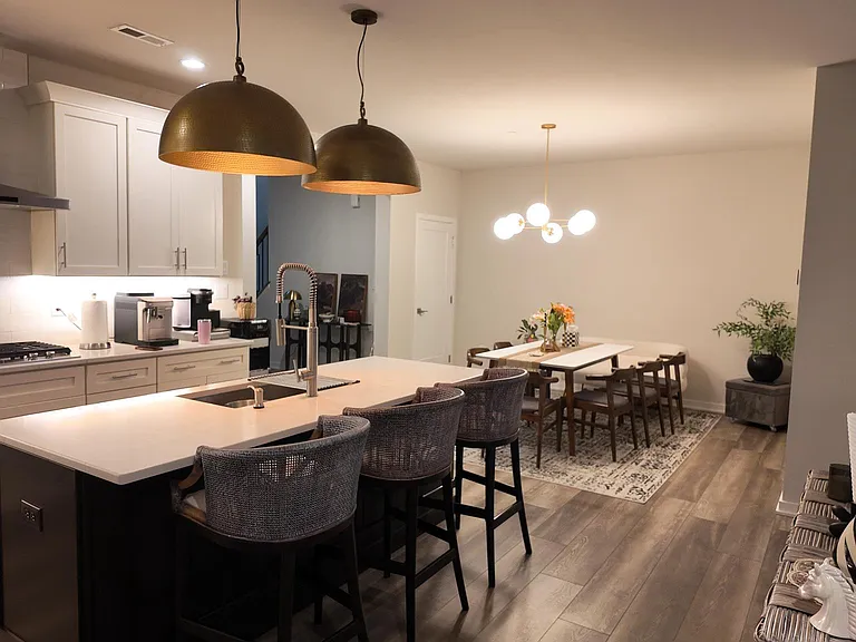 148 Kennedy Dr — Photo 5