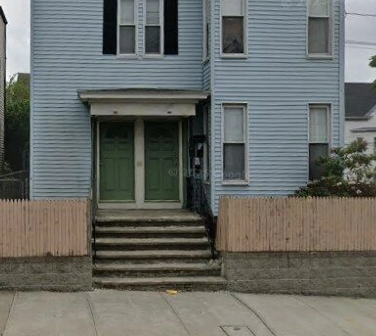 3 bed, 1100 sqft, $1,950 — Photo 1