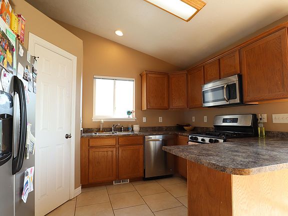 3rd image of 347 W Lakeview Dr