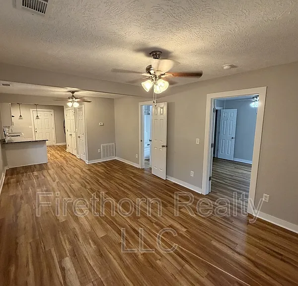 534 Basin St — Photo 4