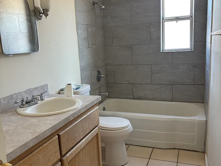 1814 Valencia Dr NE — Photo 10