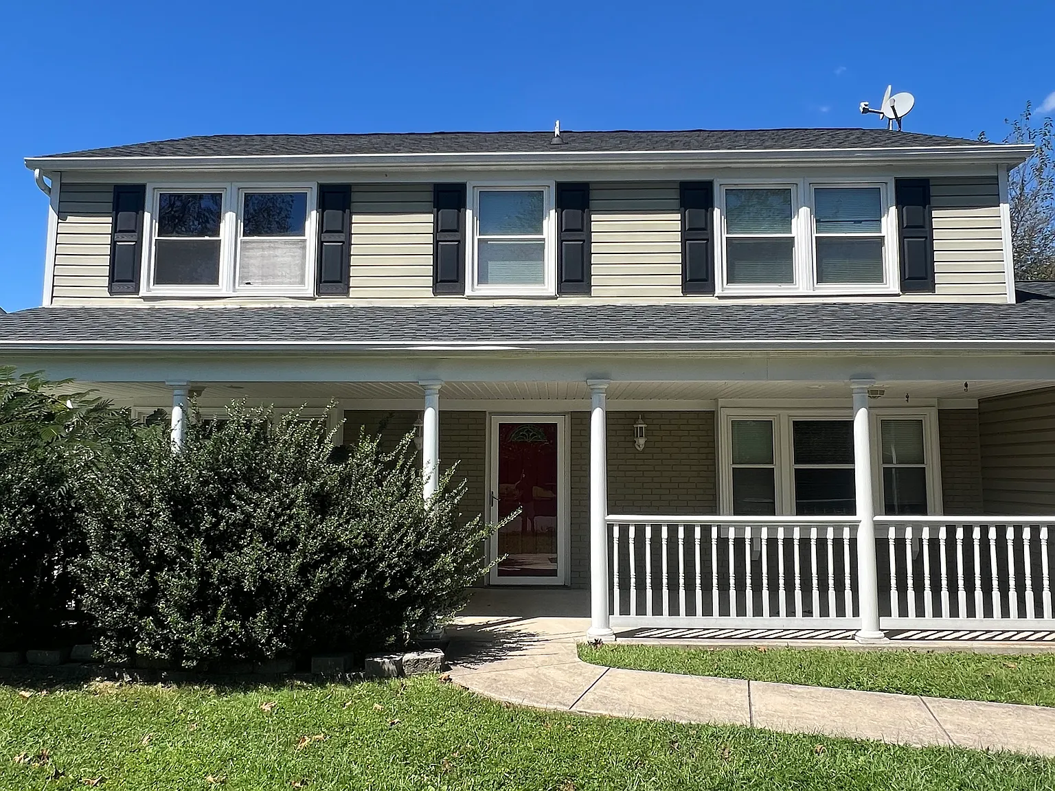 4 bed, 2.5 bath, 1959 sqft, $3,700 — Photo 1