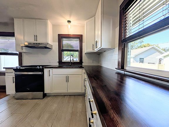 5th image of 308 5th Ave E