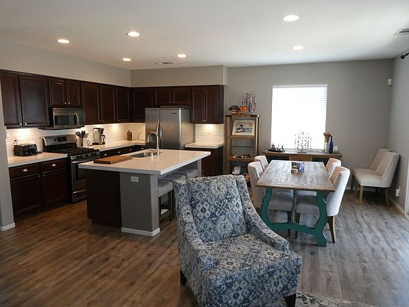 3rd image of 24006 Cornelia Pl