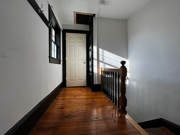 3rd image of 263 Middlesex St