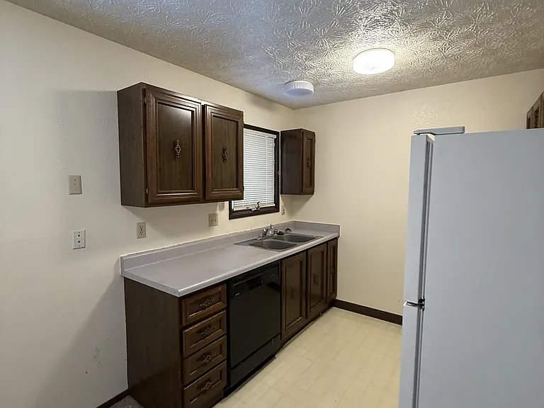 7230 E 21st Ave #2 — Photo 4