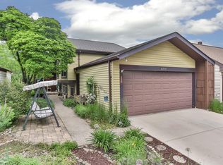 6374 Kindling Ct, Lisle, IL 60532
