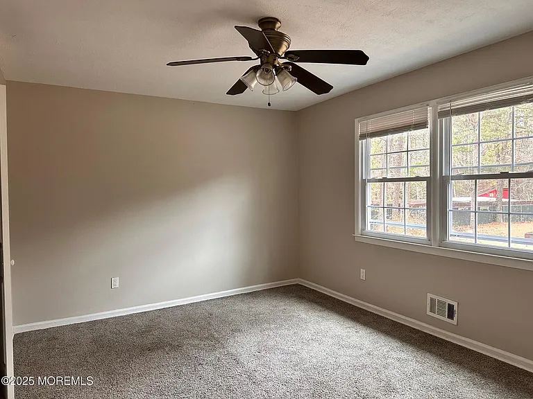 702 Cassville Rd — Photo 19