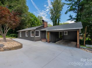 419 Maple Dr NW, Lenoir, NC 28645