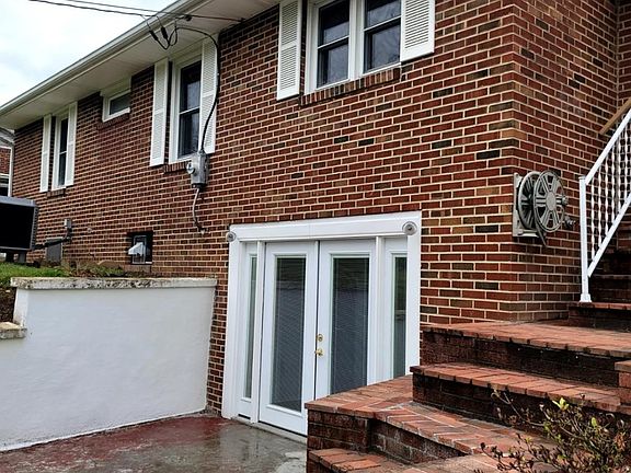 4th image of 820 S View Dr
