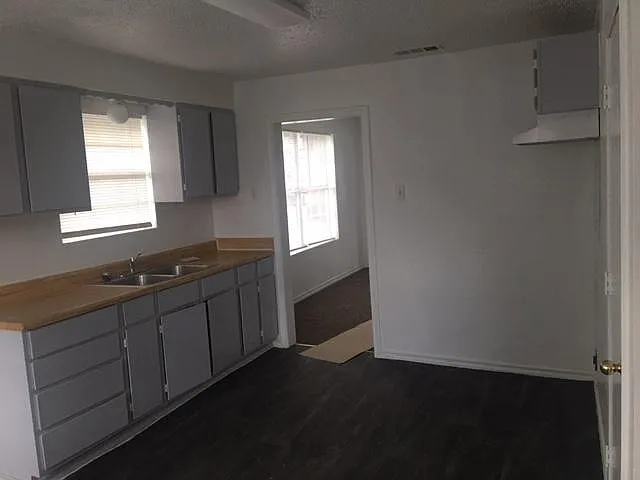 3250 Kinmore St — Photo 3