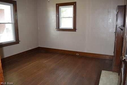 5th image of 404 Park Ave