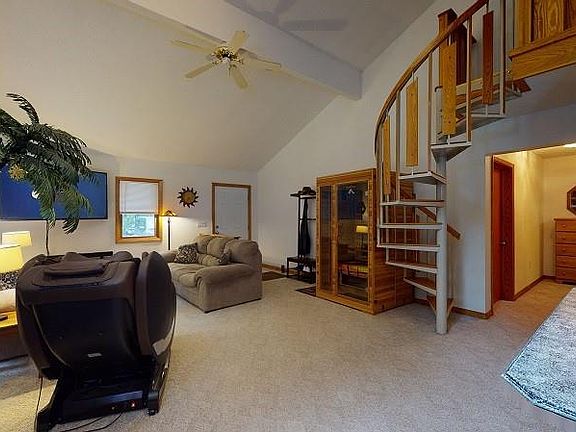 3rd image of 427 Malbett Pl