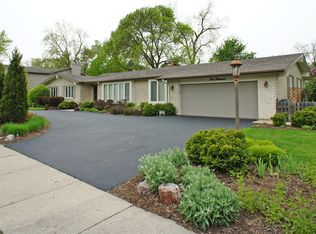 2000 Landwehr Rd, Northbrook, IL 60062