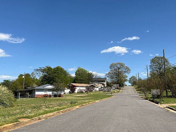 5th image of 2 Lynnwood Park