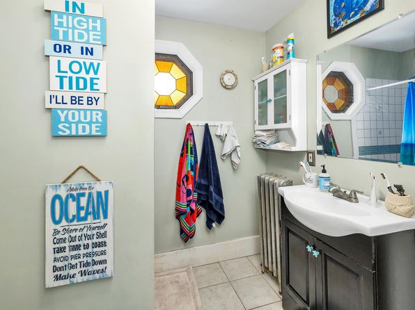 manchester-new-hampshire-95345332 picture