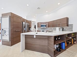 2994 Oakbrook Dr, Fort Lauderdale, FL 33332