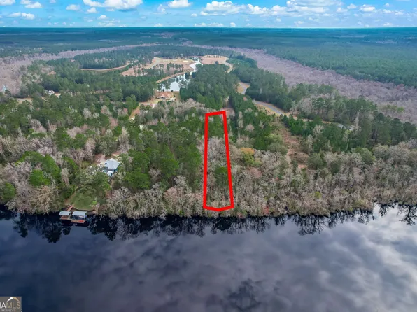 448 Shoreline Dr, Kingsland, GA 31548