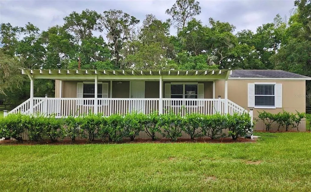 3 bed, 2.0 bath, 1176 sqft, $4,000 — Photo 1