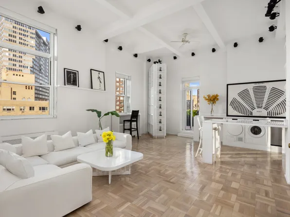 400 East 52nd Street image 2 of 21