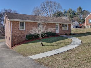 1160 Forest Lawn Dr, Salem, VA 24153