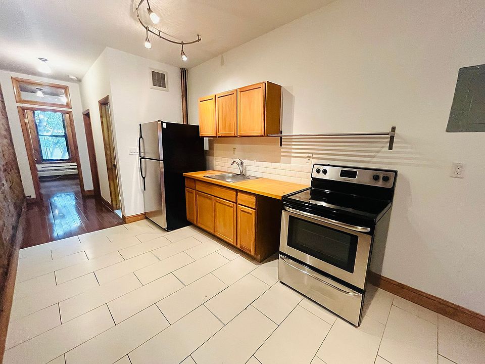 1st image of 215 E 115th St #2