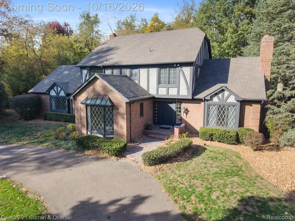 46450 Pickford St, Northville, MI 48168
