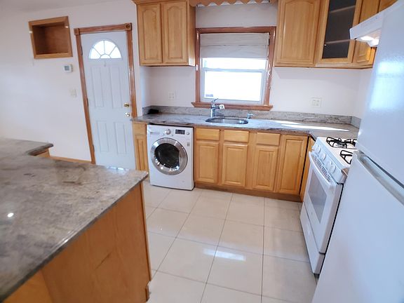 3rd image of 14736 26th Ave #1