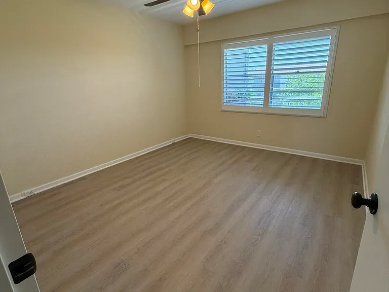 293 Brighton Dr #G — Photo 13